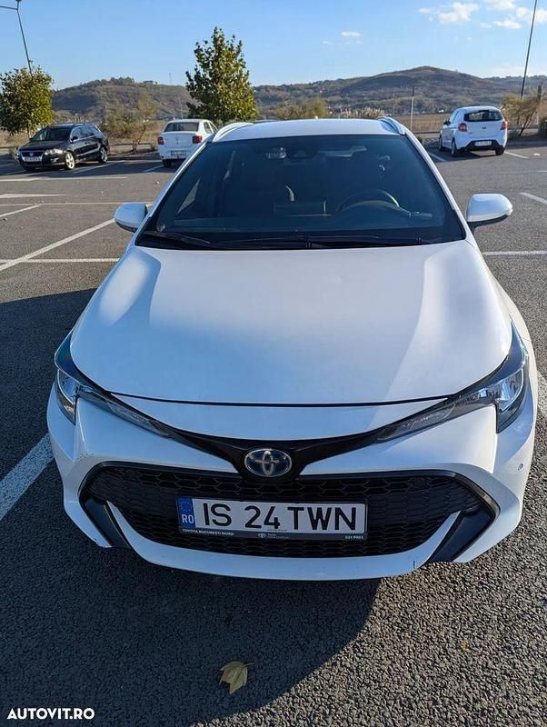 Culoarealb Utilizat 2020 Toyota Corolla Break | 17.900 EUR (Preț OK) - Imagine 1/4