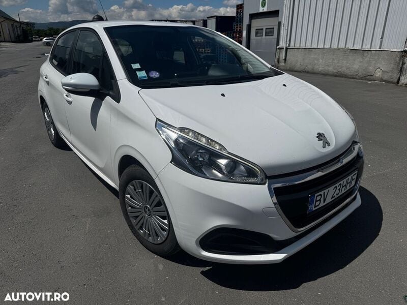 Alb Utilizat 2018 Peugeot 208 Active Hatchback | 5.980 EUR (Preț bun) - Imagine 1/4