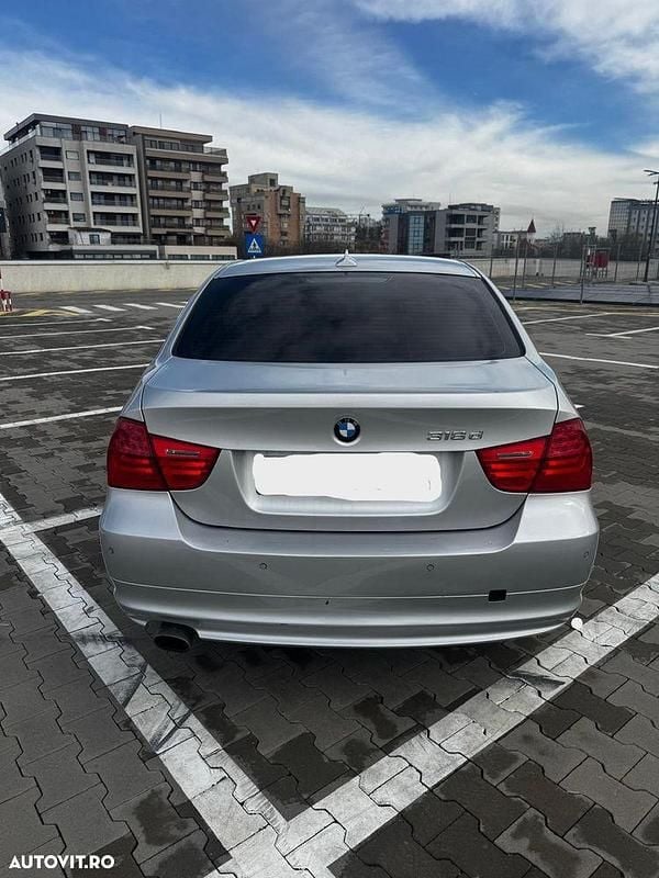 Second-hand BMW 318 143 CP (105 kW) 2009 Culoareargint Berlinǎ