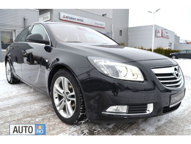 Negru Utilizat 2010 Opel Insignia Berlinǎ | 7.200 EUR (Scump) - Imagine 1/4