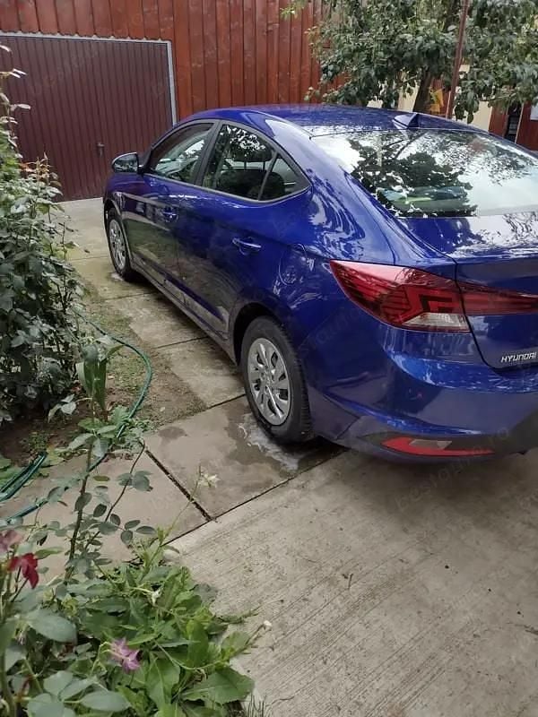 Second-hand Hyundai Elantra 132 CP (97 kW) 2019 Albastru Berlinǎ