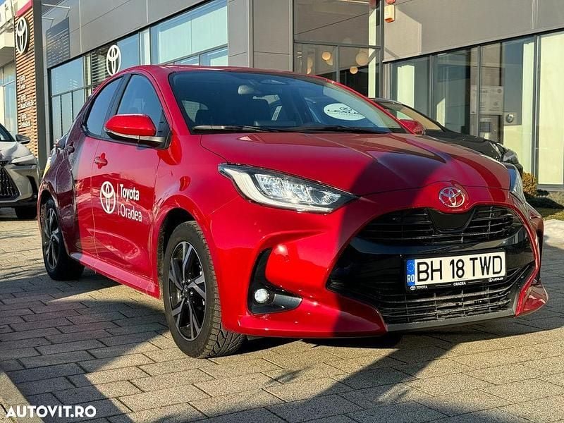 Culoarerosu Second-hand 2025 Toyota Yaris Hybrid | 23.750 EUR (Preț bun) - Imagine 1/4