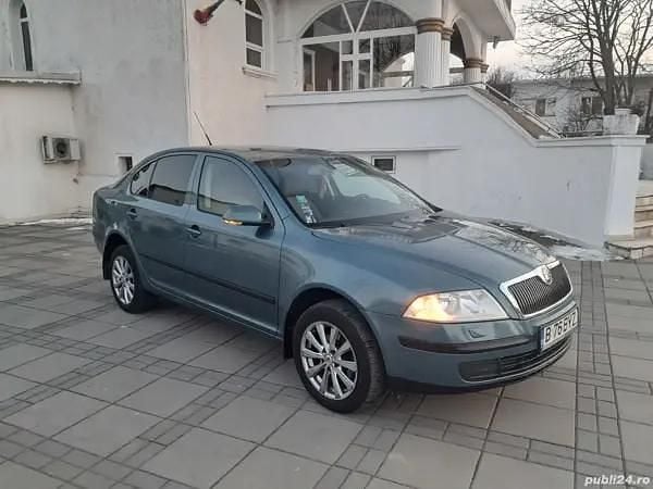 Utilizat 2009 Skoda Octavia Hatchback | 2.900 EUR (Preț bun) - Imagine 1/4