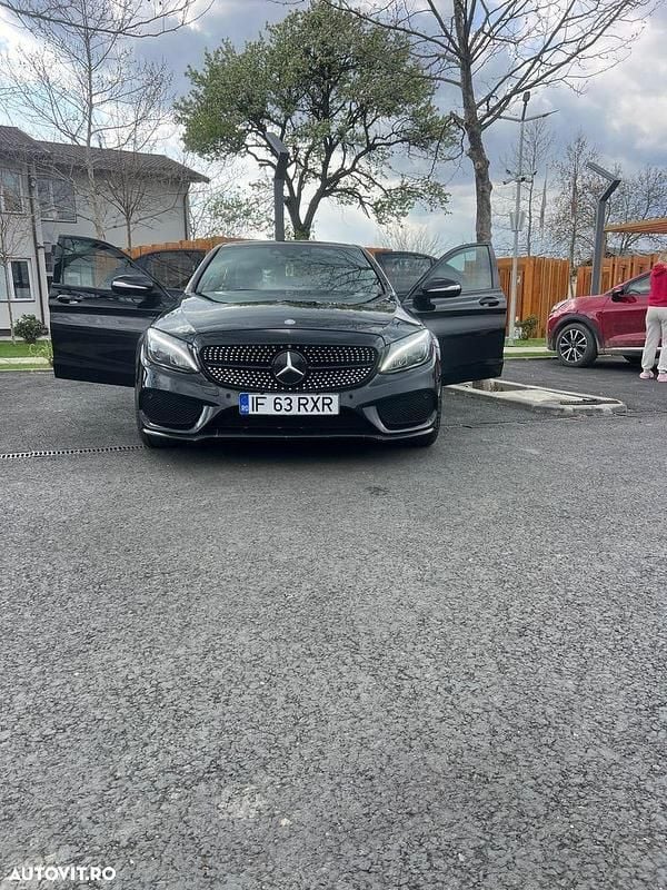 Culoarenegru Utilizat 2015 Mercedes C250 Berlinǎ | 16.900 EUR (Scump) - Imagine 1/4