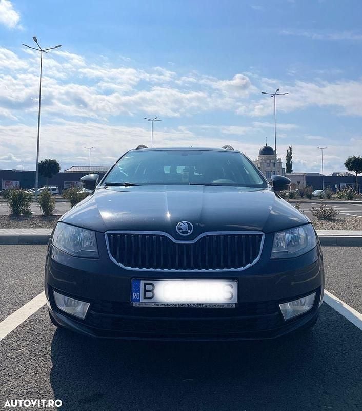 Culoarenegru Utilizat 2015 Skoda Octavia Break | 7.800 EUR (Preț OK) - Imagine 1/4