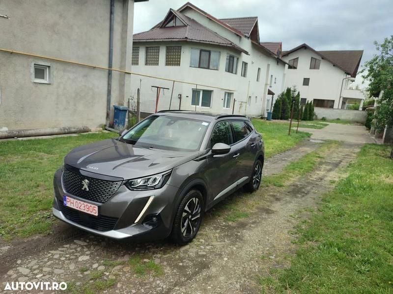 Gri Utilizat 2020 Peugeot 2008 Allure SUV | 14.800 EUR (Preț OK) - Imagine 1/4