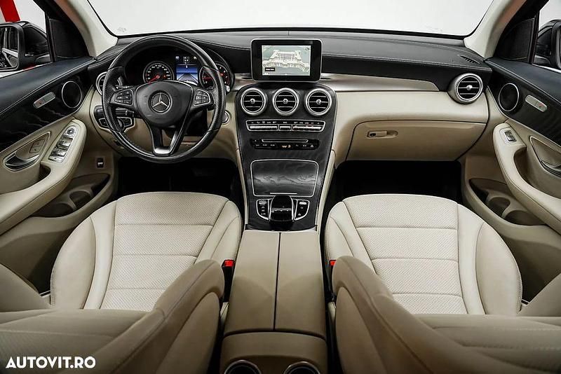 Second-hand Mercedes GLC250 Exclusive 211 CP (155 kW) 2016 Culoarenegru SUV