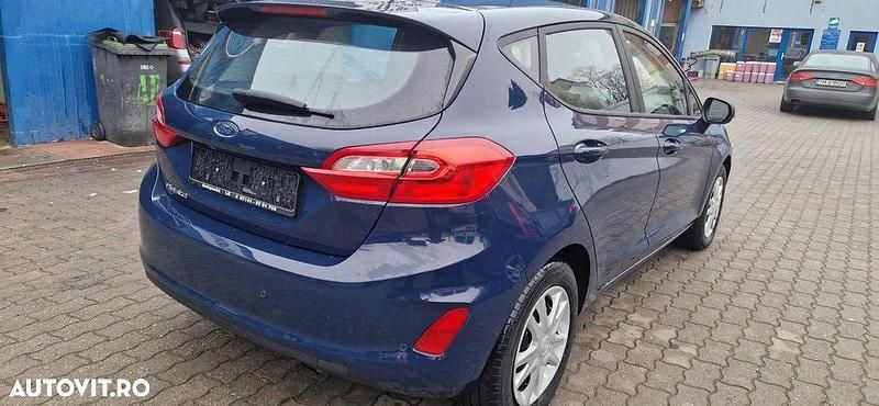 Second-hand Ford Fiesta Cool & Connect 85 CP (62 kW) 2018 Culoarealbastru Hatchback