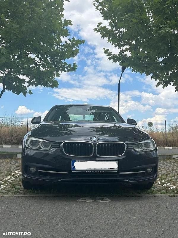 Culoarenegru Utilizat 2015 BMW 318 Comfort Edition Hatchback | 13.000 EUR (Puțin scump) - Imagine 1/4