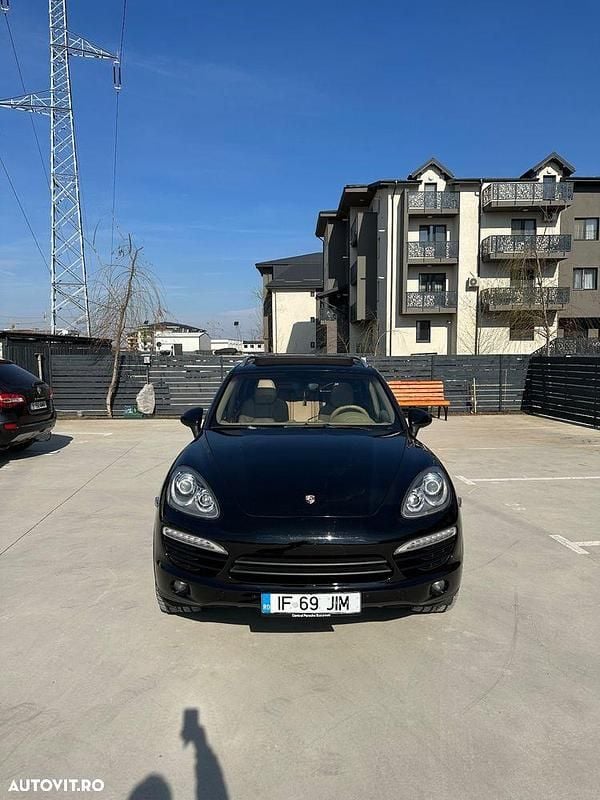 Culoarenegru Utilizat 2013 Porsche Cayenne SUV | 15.400 EUR (Preț OK) - Imagine 1/4