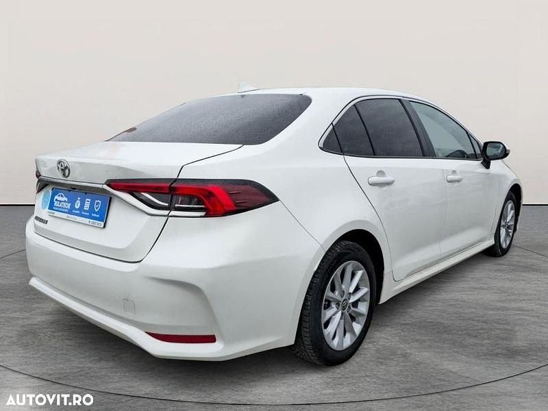 Second-hand Toyota Corolla 125 CP (91 kW) 2022 Culoarealb Berlinǎ