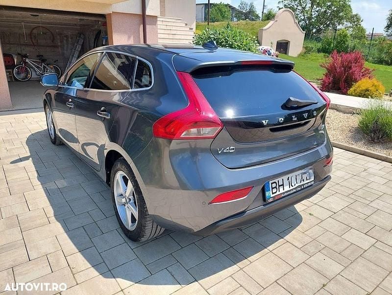 Second-hand Volvo V40 115 CP (84 kW) 2013 Culoaregri Hatchback