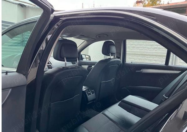 Second-hand Mercedes C180 177 CP (130 kW) 2011 Berlinǎ