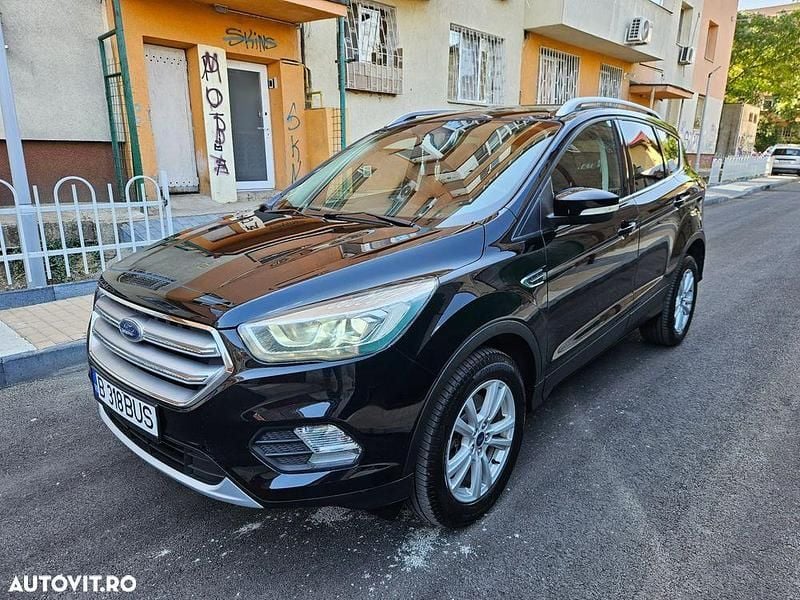 Culoarenegru Utilizat 2017 Ford Kuga Trend SUV | 11.500 EUR (Preț OK) - Imagine 1/4