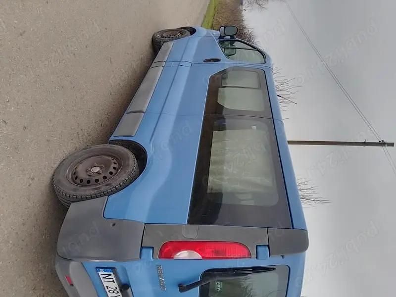 Second-hand Renault Trafic 66 CP (48 kW) 2007 Monovolum