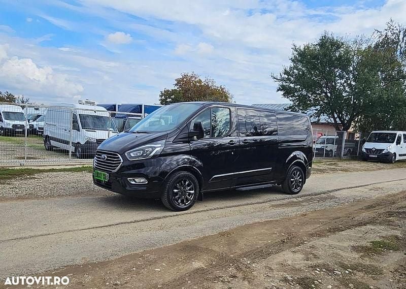 Culoarenegru Utilizat 2018 Ford Tourneo Monovolum | 22.990 EUR - Imagine 1/4