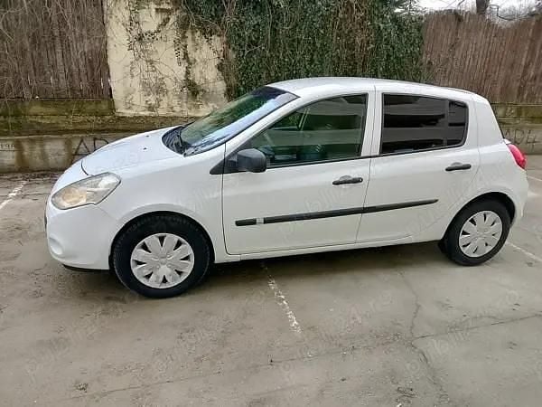 Second-hand Renault Clio II 55 CP (40 kW) 2010 Hatchback