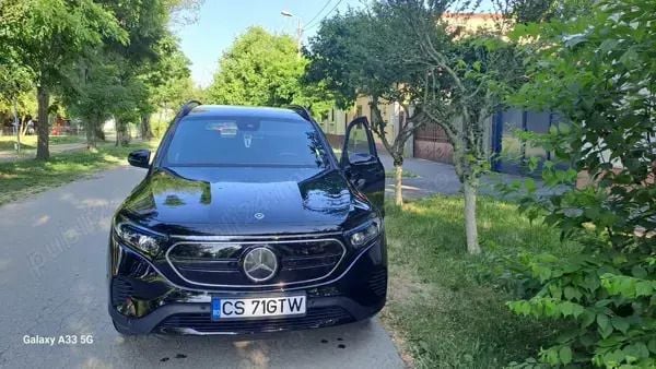 Negru Utilizat 2022 Mercedes EQB300 SUV | 28.924 EUR - Imagine 1/4