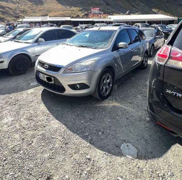 Second-hand Ford Focus 136 CP (100 kW) 2009 Argintiu Berlinǎ