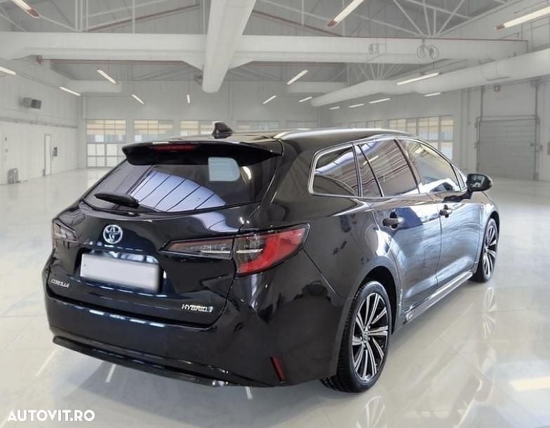 Second-hand Toyota Corolla 122 CP (89 kW) 2021 Culoaremaro Break