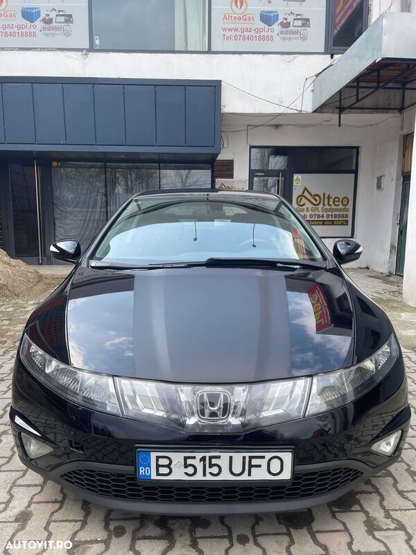 Negru Utilizat 2006 Honda Civic Hatchback | 2.999 EUR (Preț OK) - Imagine 1/4