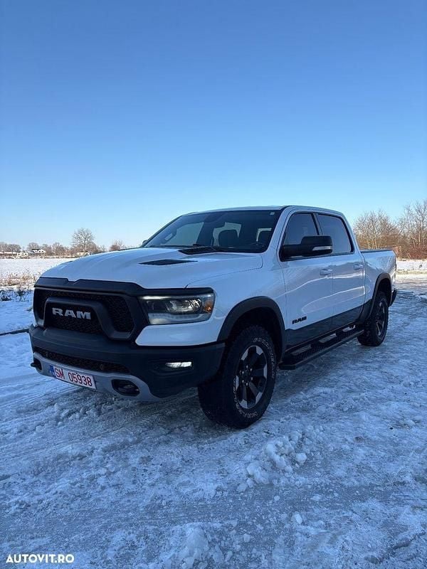 Second-hand Dodge Ram 261 CP (191 kW) 2020 Culoarealb Pickup