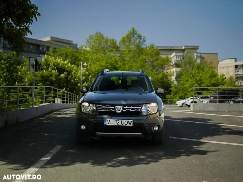 Gri Utilizat 2014 Dacia Duster Lauréate SUV | 9.400 EUR (Preț OK) - Imagine 1/4