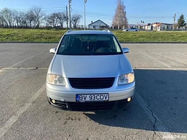 Utilizat 2006 VW Touran Monovolum | 2.450 EUR (Preț OK) - Imagine 1/4