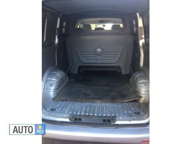 Second-hand VW T5 136 CP (100 kW) 2008 Argintiu Van