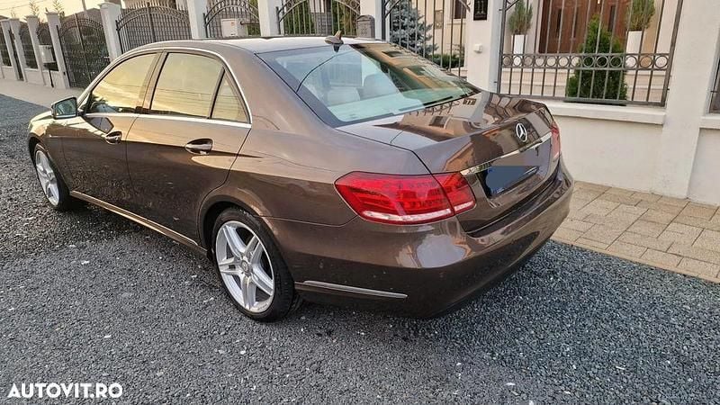 Culoaremaro Utilizat 2013 Mercedes E350 Berlinǎ | 13.500 EUR (Preț OK) - Imagine 1/4