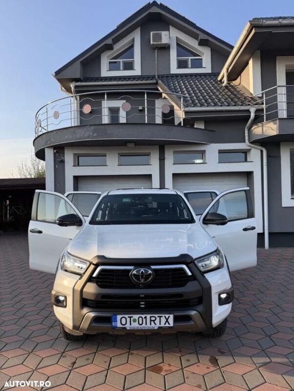 Alb Utilizat 2023 Toyota HiLux Pickup | 44.000 EUR (Preț OK) - Imagine 1/4