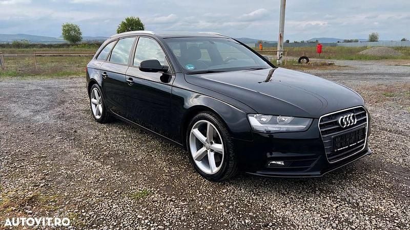 Culoarenegru Utilizat 2013 Audi A4 S-Line Break | 6.900 EUR (Preț bun) - Imagine 1/4