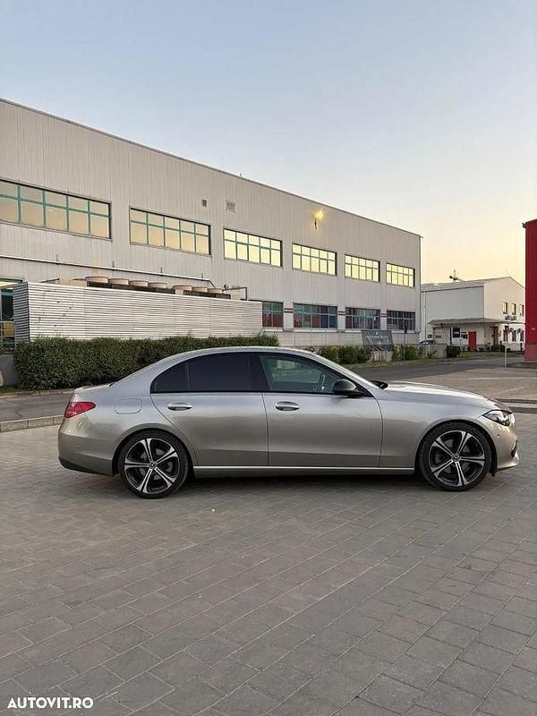 Second-hand Mercedes C300 258 CP (189 kW) 2022 Culoaregri Berlinǎ