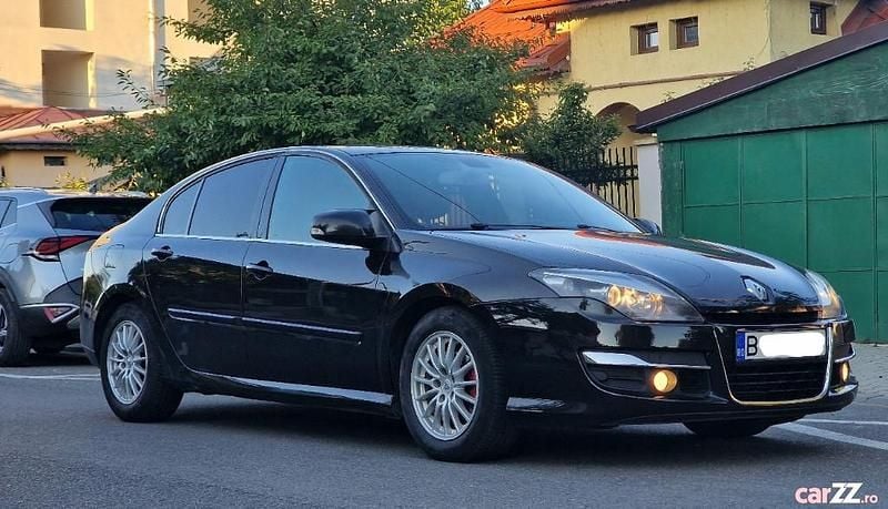 Negru Utilizat 2011 Renault Laguna III Hatchback | 3.650 EUR (Preț OK) - Imagine 1/4