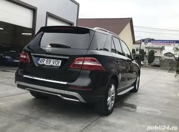 Second-hand Mercedes ML250 204 CP (150 kW) 2012 Negru SUV
