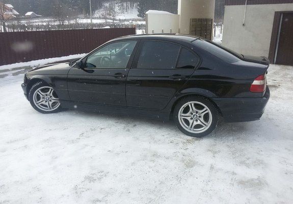 Second-hand BMW 320 136 CP (100 kW) 2000 Negru Berlinǎ