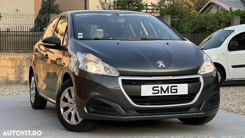 Gri Utilizat 2016 Peugeot 208 Allure Hatchback | 5.850 EUR (Preț OK) - Imagine 1/4