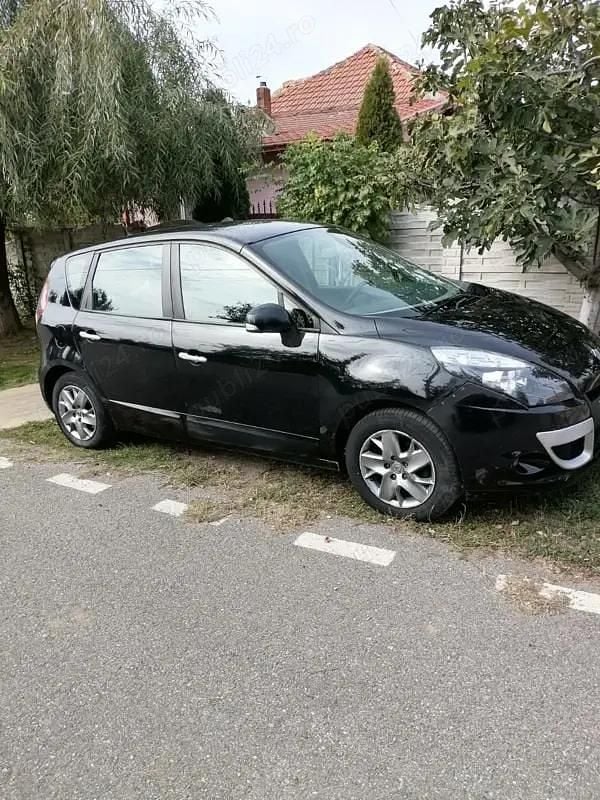 Utilizat 2011 Renault Scénic Monovolum | 2.800 EUR - Imagine 1/4