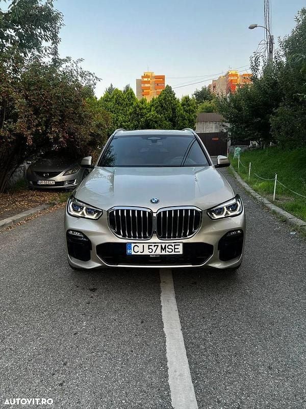 Second-hand BMW X5 Sport Line 340 CP (250 kW) 2018 Culoaregalbeuriu SUV