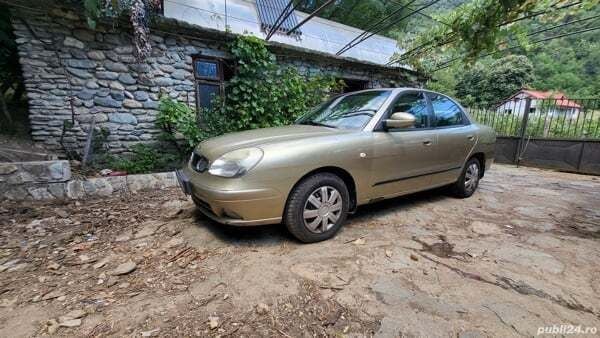 Second-hand Chevrolet Nubira SX 110 CP (80 kW) 2006 Galben Berlinǎ