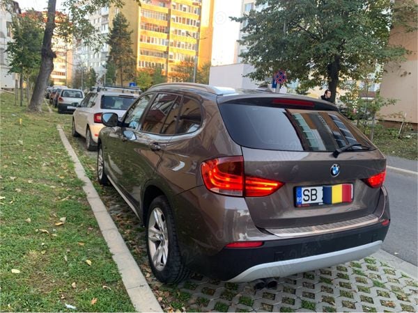 Maro Utilizat 2012 BMW X1 SUV | 12.300 EUR (Puțin scump) - Imagine 1/4