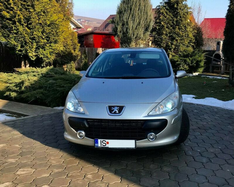 Gri Utilizat 2006 Peugeot 307 Hatchback | 2.700 EUR (Puțin scump) - Imagine 1/4