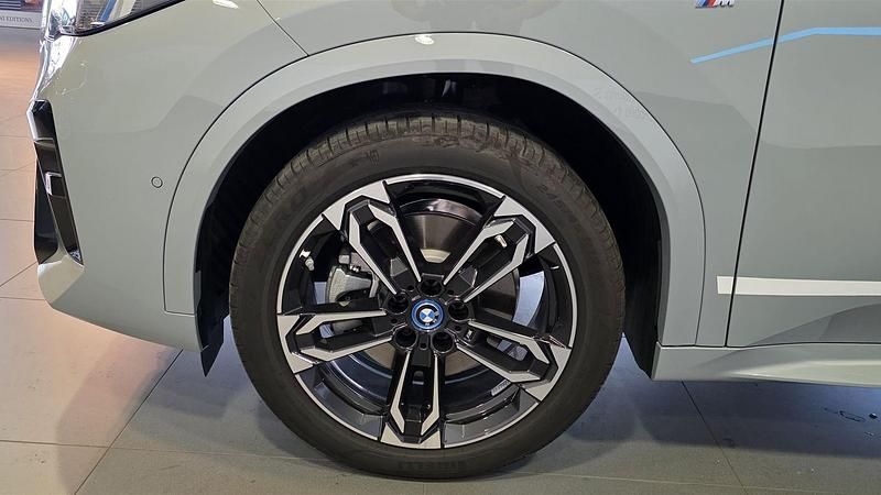 Second-hand BMW iX2 Comfort Edition 230 kW (313 CP) 2025 Gri brooklyn metalizat m metalizat SUV