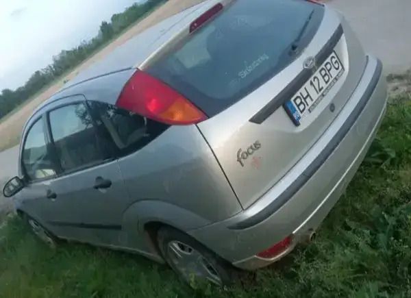 Utilizat 2003 Ford Focus Berlinǎ | 1.000 EUR (Preț OK) - Imagine 1/4