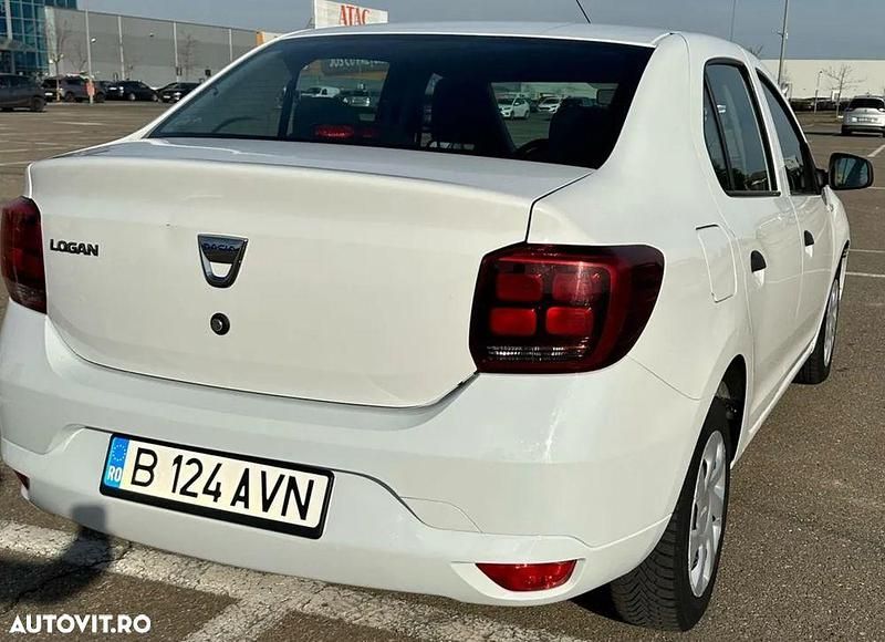 Second-hand Dacia Logan MCV Lauréate 90 CP (66 kW) 2018 Culoarealb Hatchback