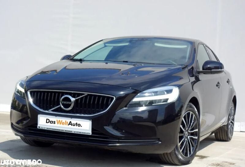 Negru metalic perleffect Utilizat 2018 Volvo V40 Basis Break | 14.990 EUR (Scump) - Imagine 1/4