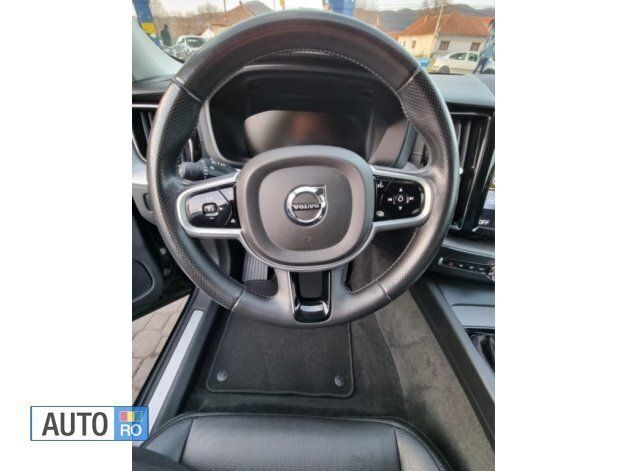 Second-hand Volvo XC60 Inscription 235 CP (172 kW) 2019 Negru SUV