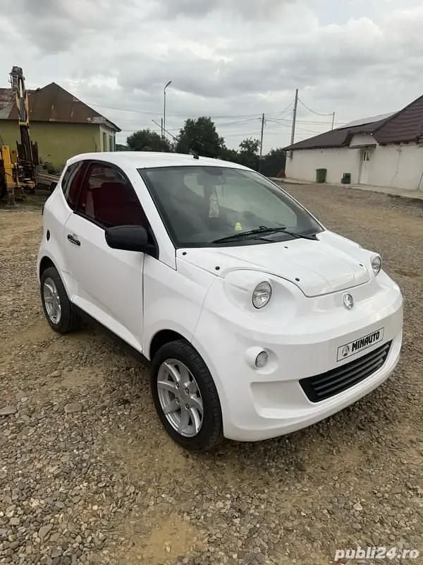 Utilizat 2023 Aixam Microcar Hatchback | 10.000 EUR - Imagine 1/4
