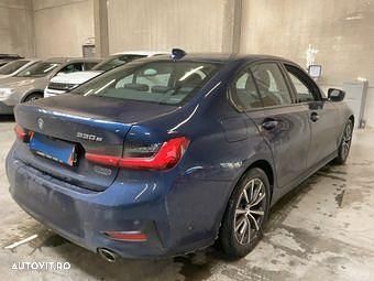 Second-hand BMW 330e Sport Line 292 CP (214 kW) 2019 Culoarealbastru Berlinǎ