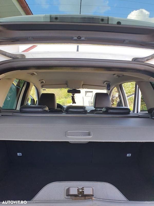 Second-hand Ford Kuga 163 CP (119 kW) 2011 Culoarealb SUV